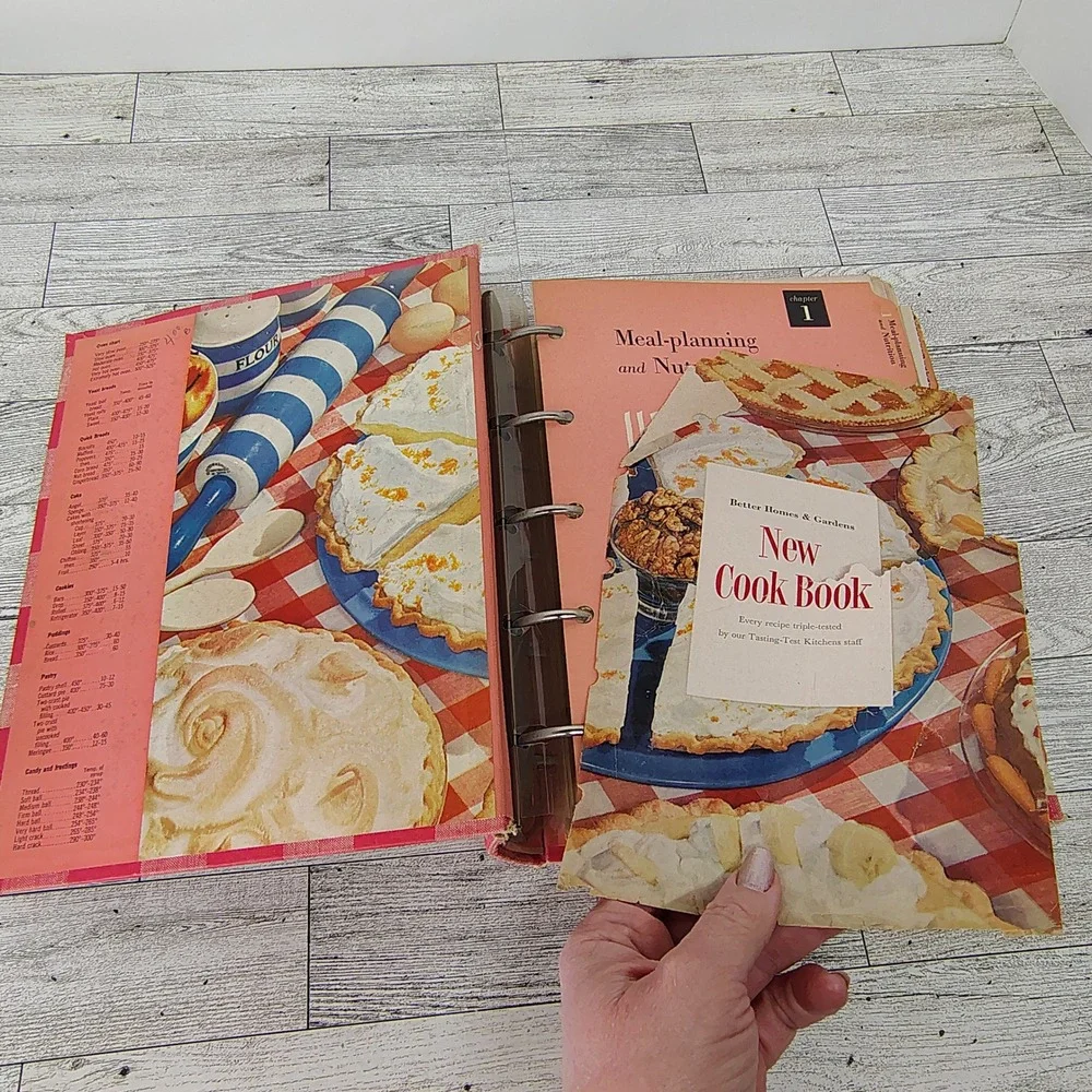 Vtg 1953 Better Homes And Gardens New Cookbook 1st Edition 7th Printing + Extras